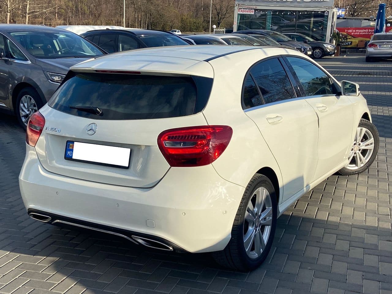 2015 Mercedes A 160 — Miniatură 3