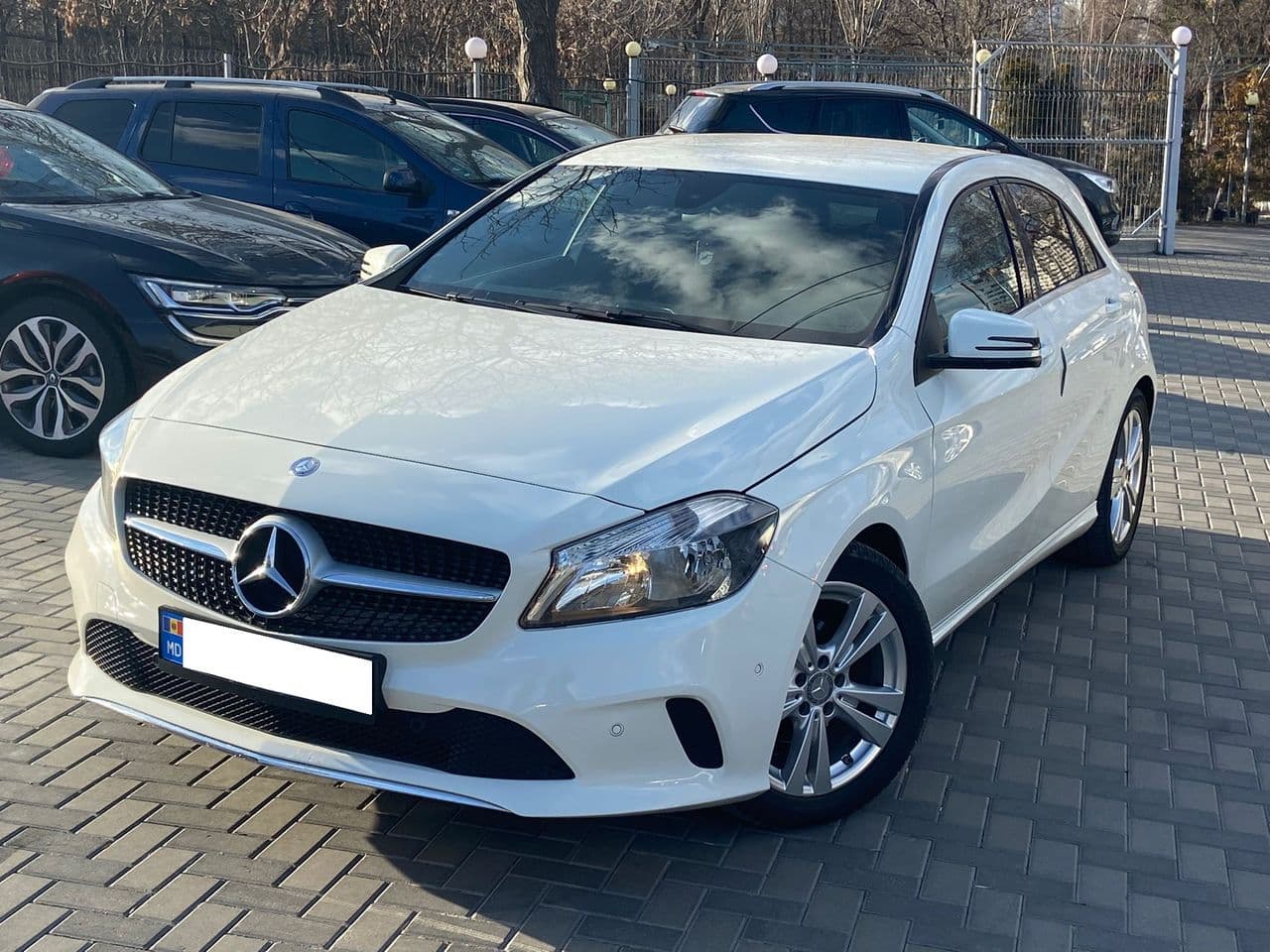 2015 Mercedes A 160 — Miniatură 2