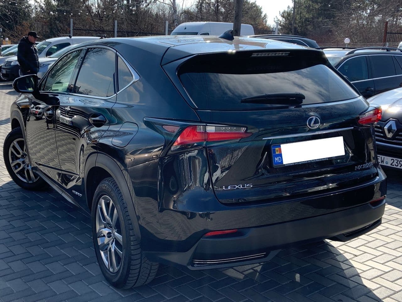 Lexus NX 300H 2016 — Миниатюра 4
