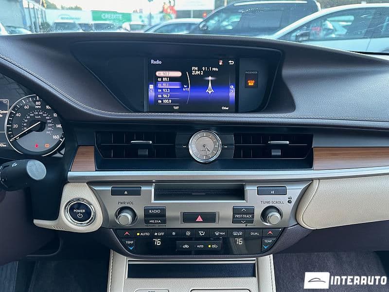 Lexus ES 300h 2016 — Миниатюра 10
