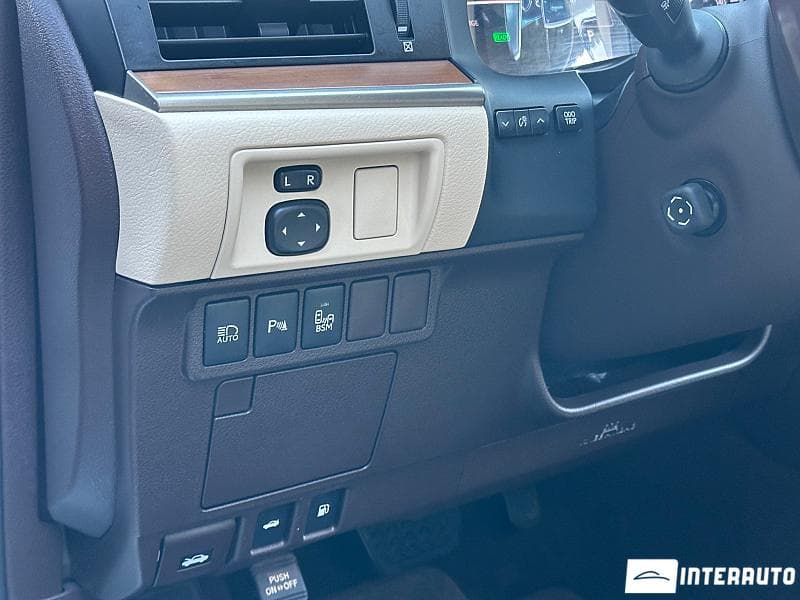 Lexus ES 300h 2016 — Миниатюра 13