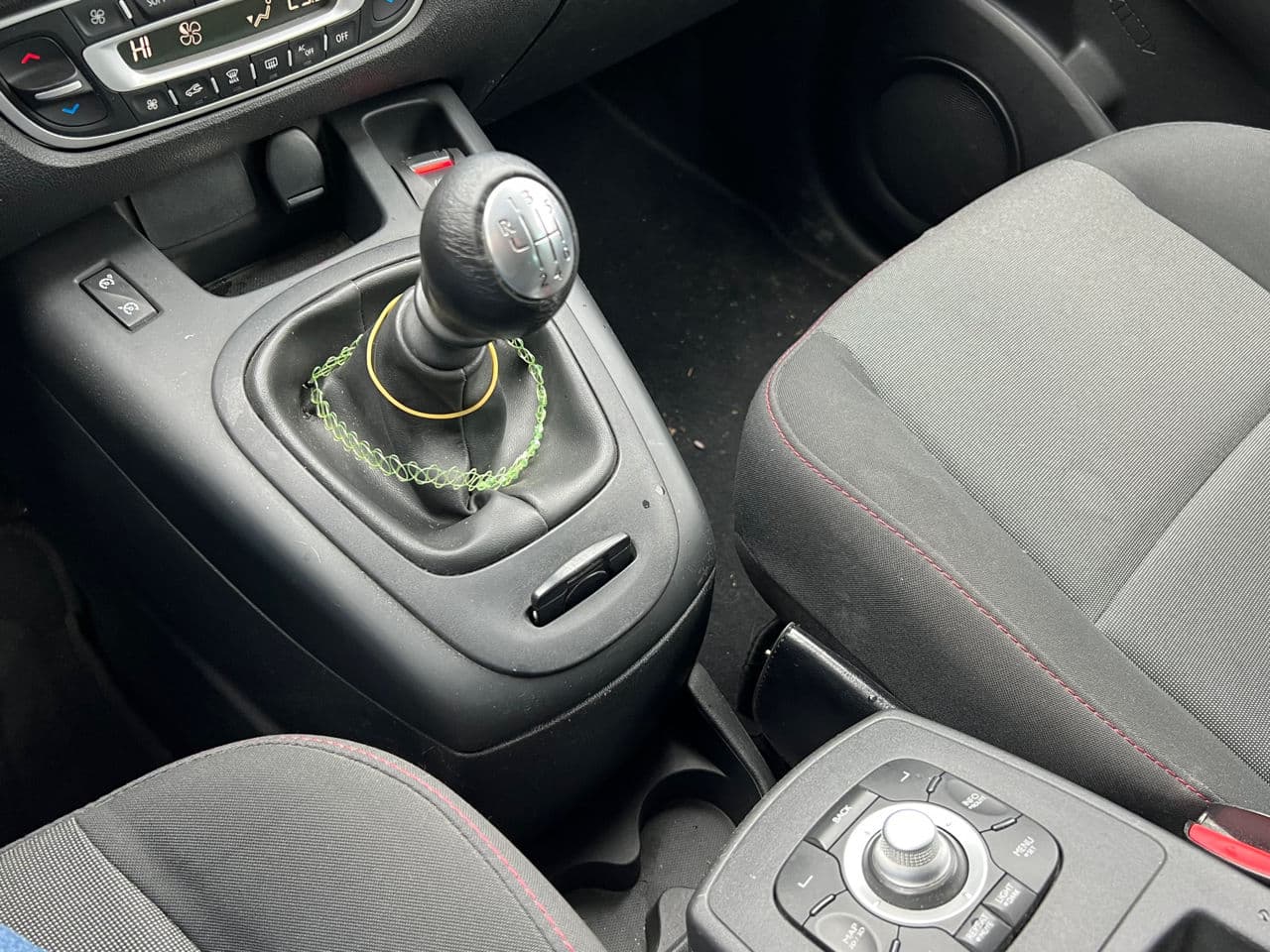 2013 Renault Grand Scenic — Miniatură 13