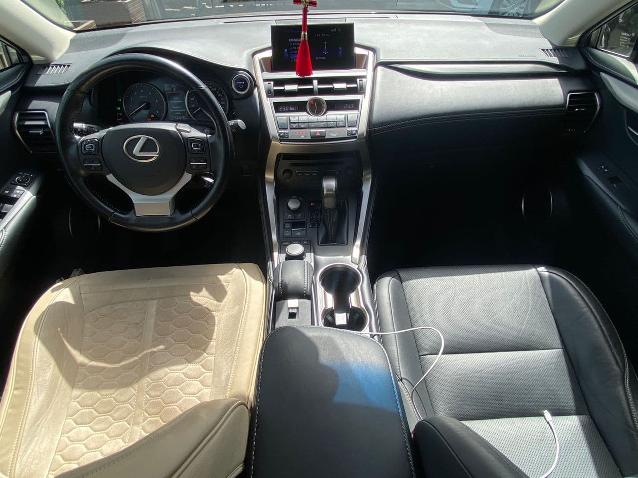 2016 Lexus NX 300H — Miniatură 8
