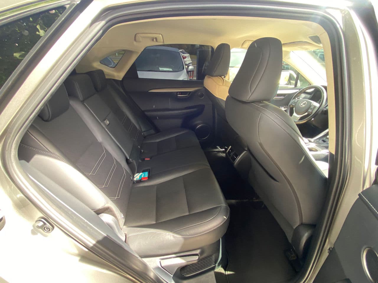 2016 Lexus NX 300H — Miniatură 15
