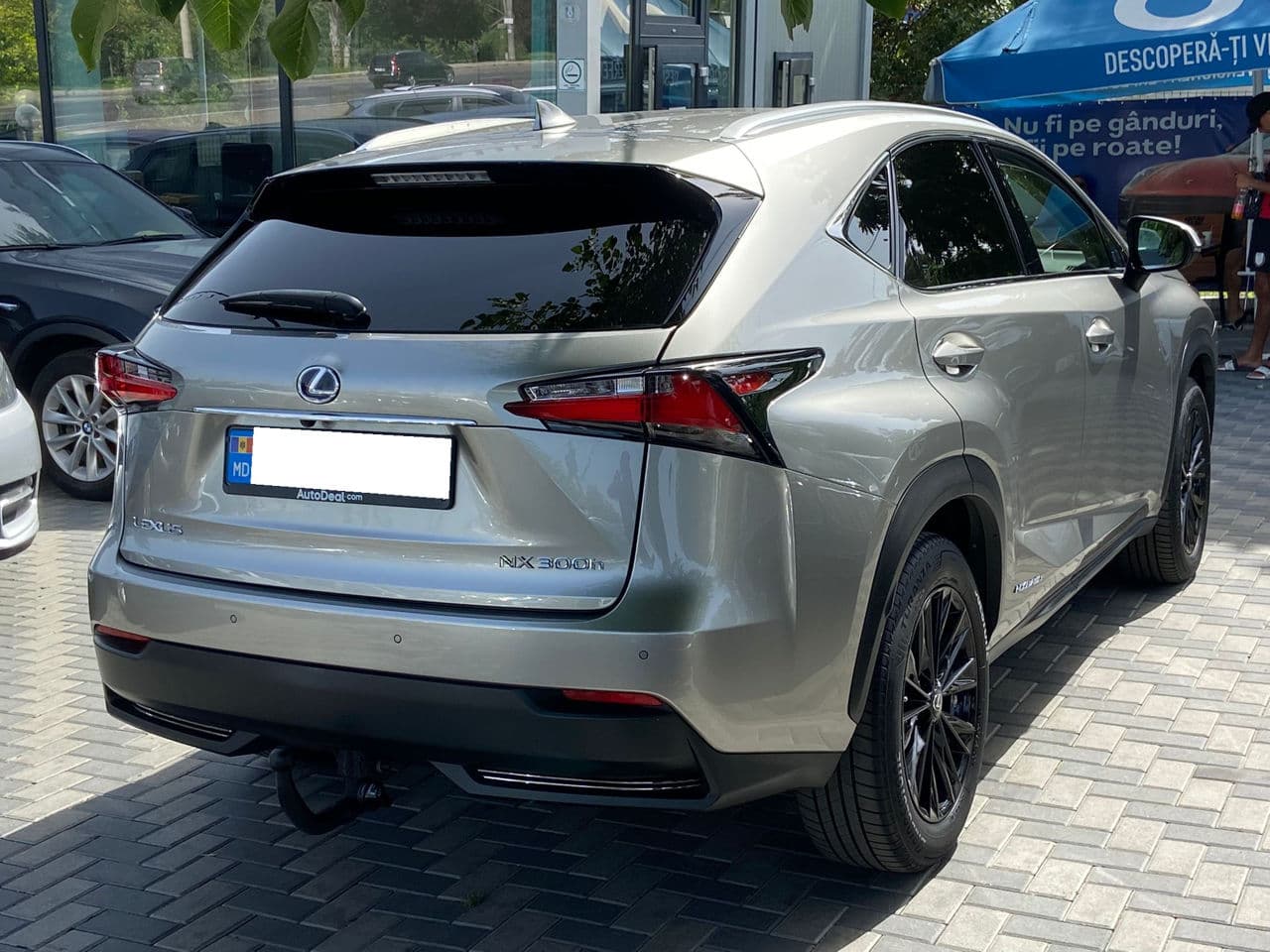 2016 Lexus NX 300H — Miniatură 3