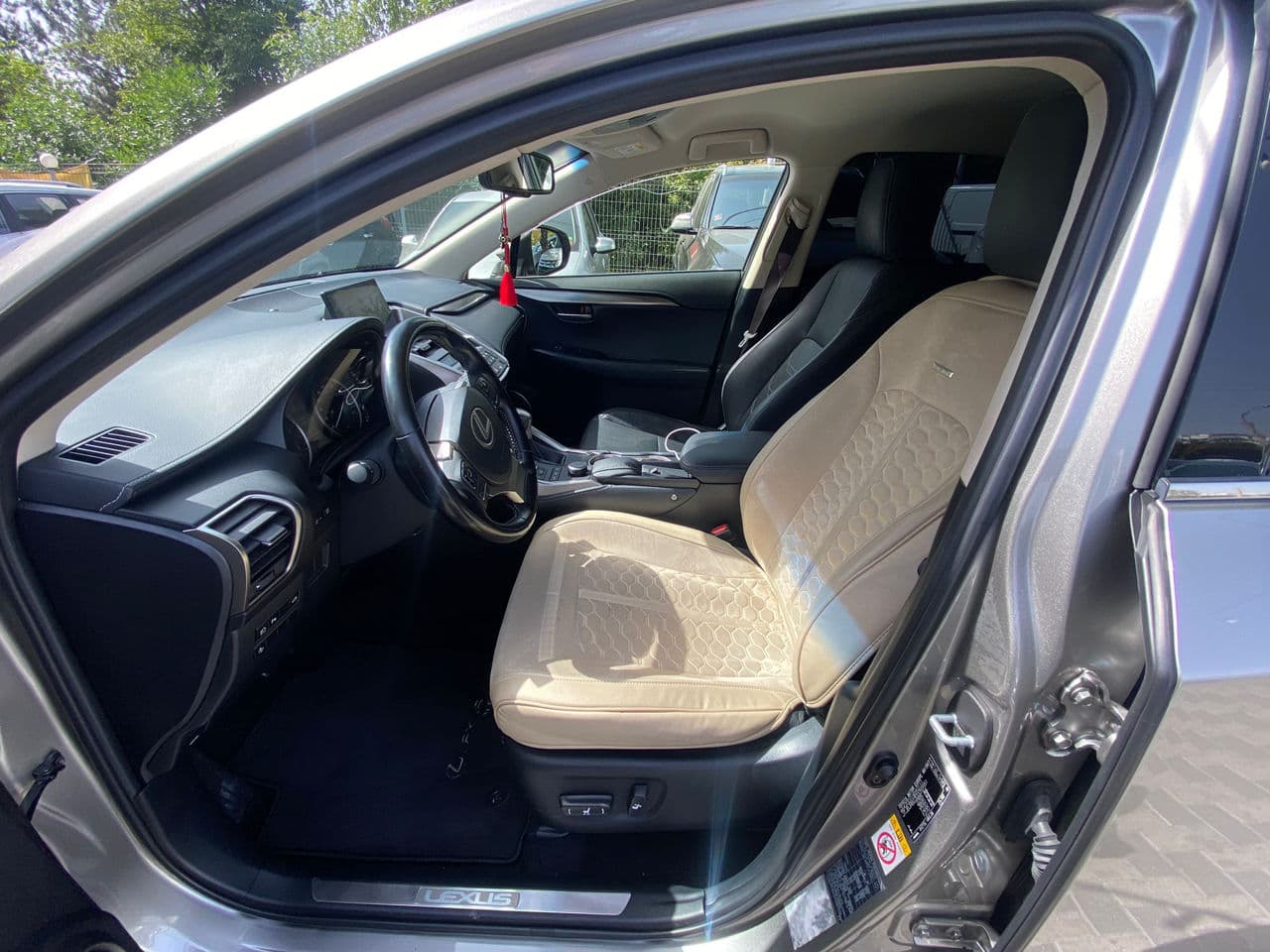2016 Lexus NX 300H — Miniatură 7