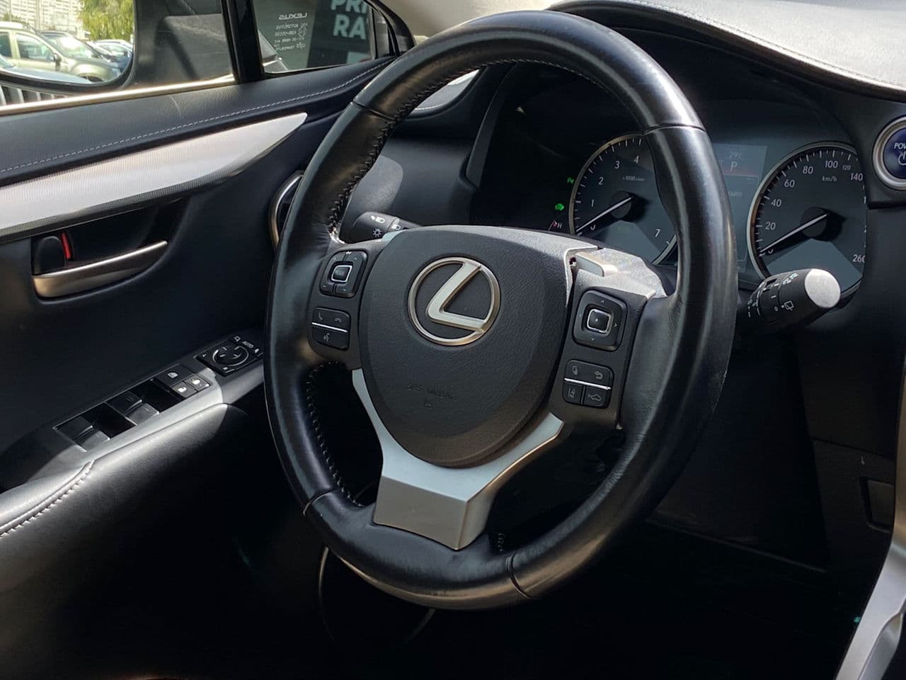 2016 Lexus NX 300H — Miniatură 10
