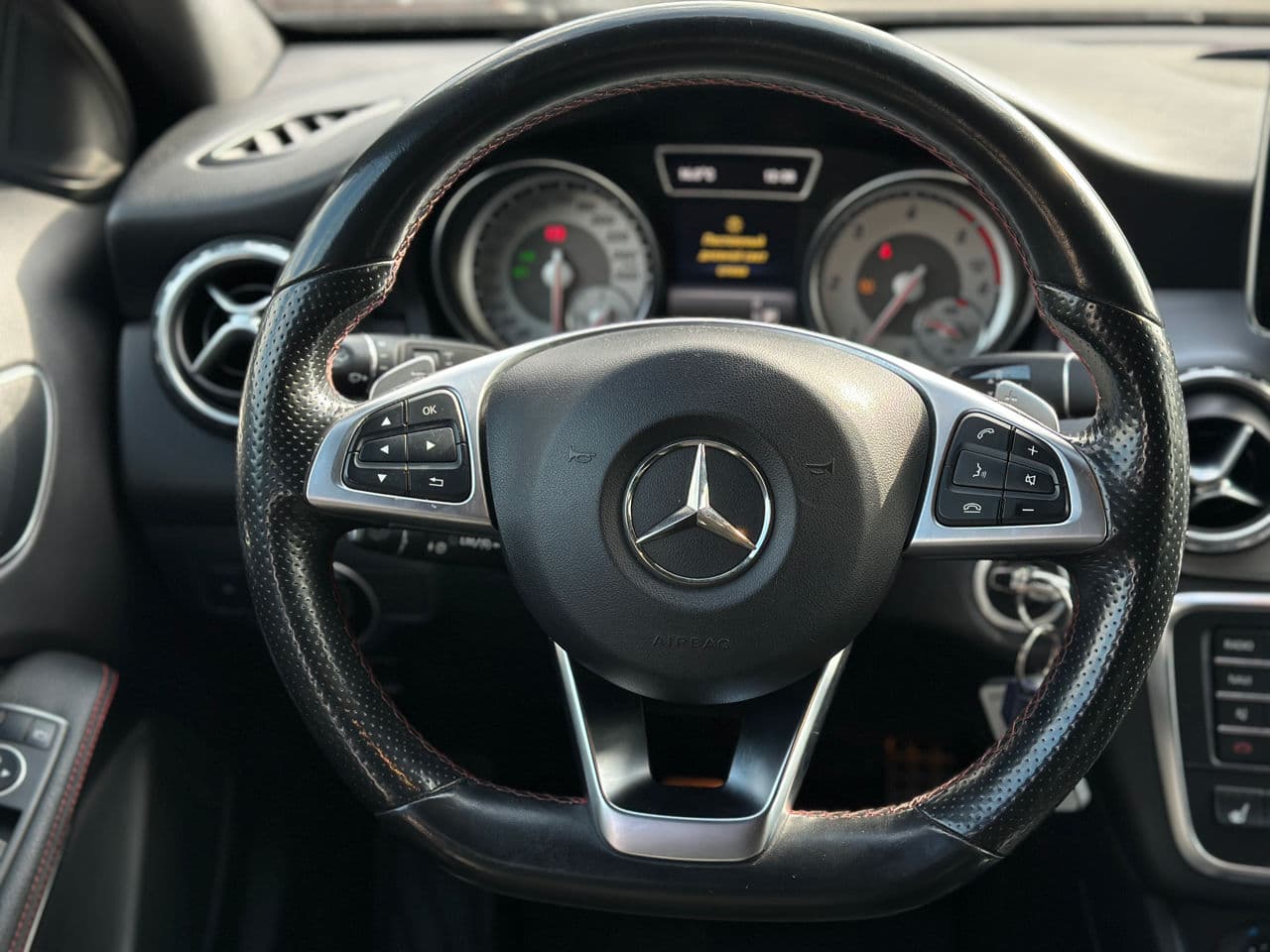 2016 Mercedes GLA 220 — Miniatură 10