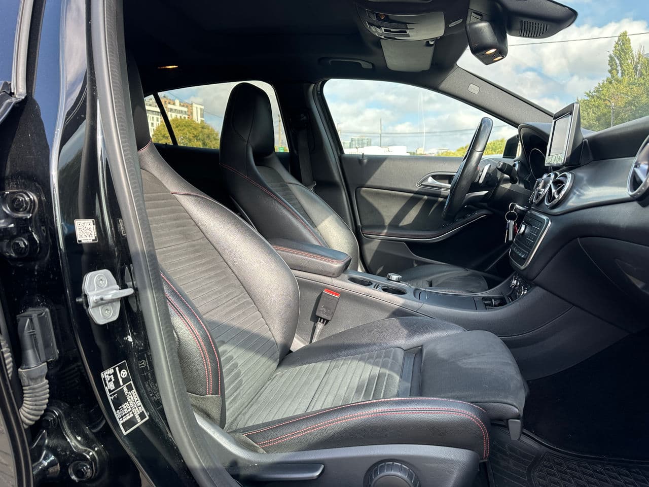 2016 Mercedes GLA 220 — Miniatură 6