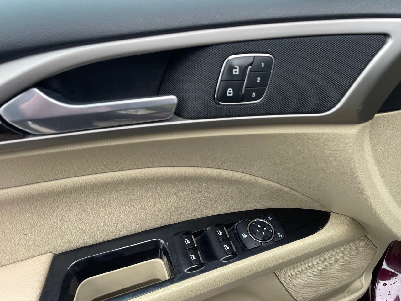 2013 Ford Fusion — Miniatură 15