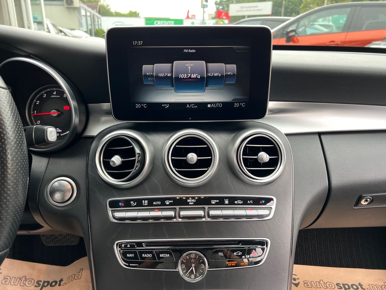 2015 Mercedes C 350e — Miniatură 11