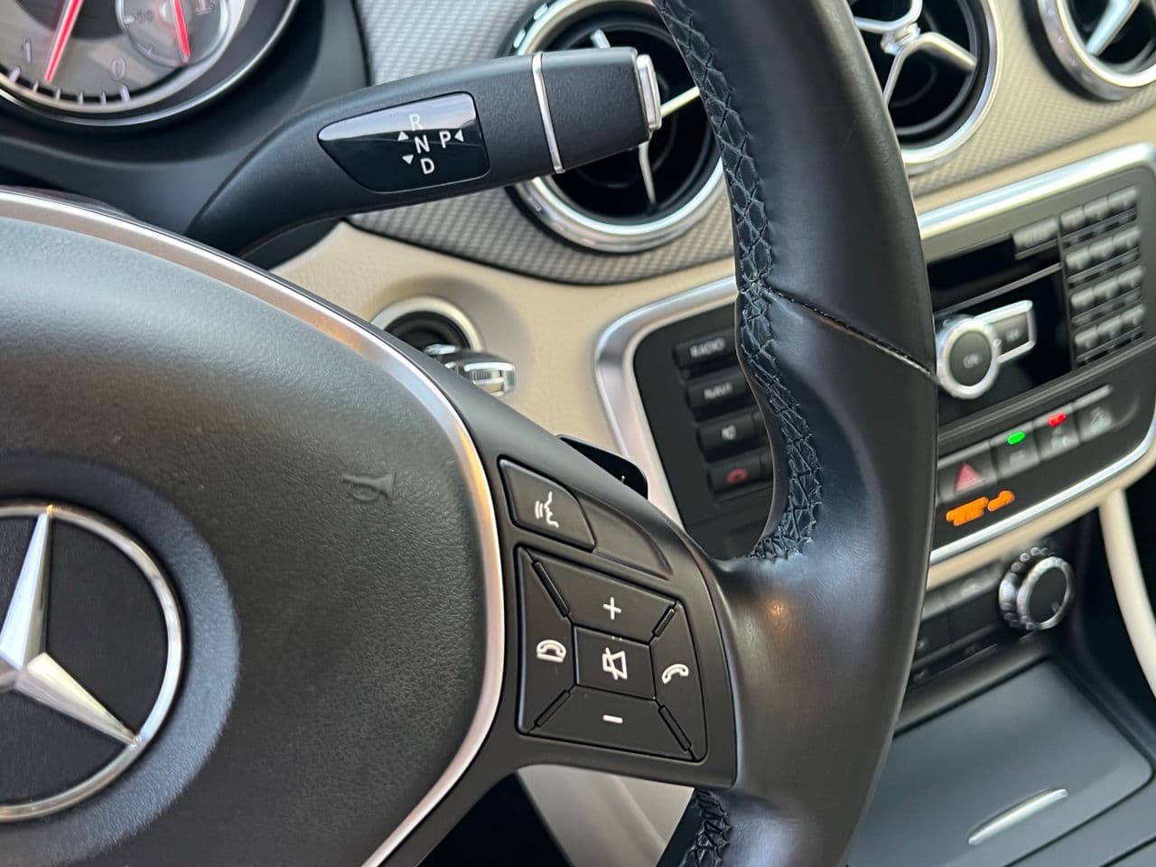 2014 Mercedes GLA 220 — Miniatură 11