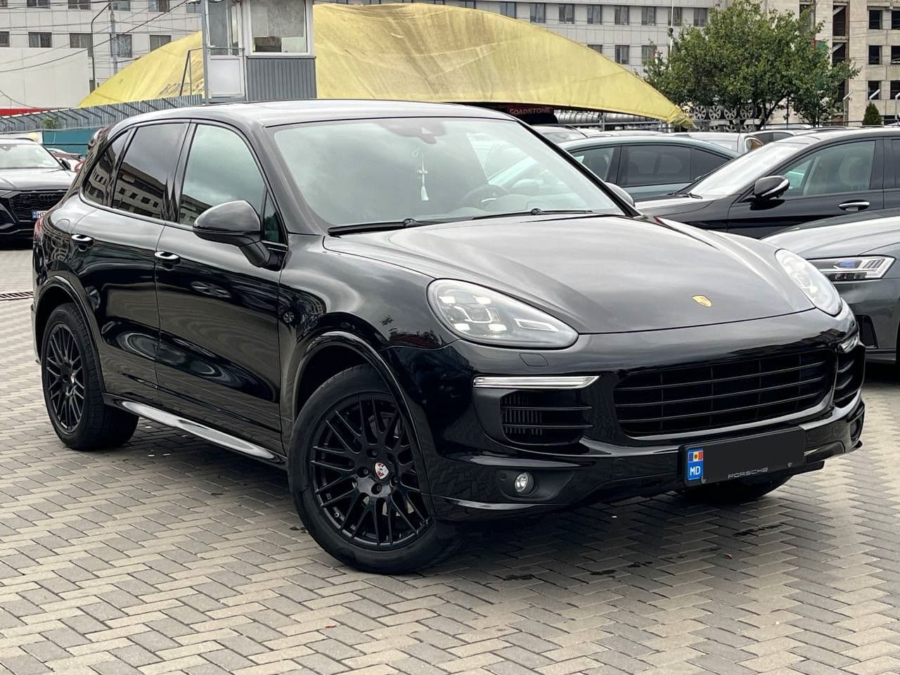 2017 Porsche Cayenne — Miniatură 3