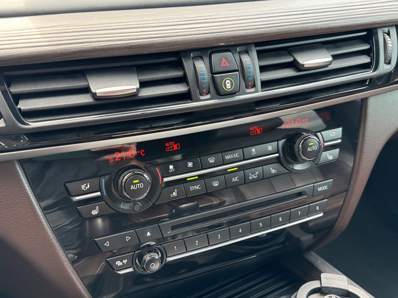 2014 BMW X5 M5.0D — Miniatură 12