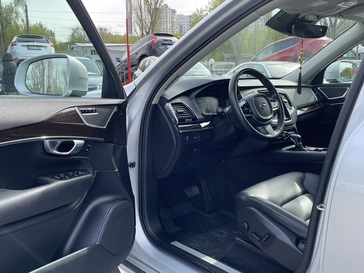 Volvo XC 90 2017 — Миниатюра 6