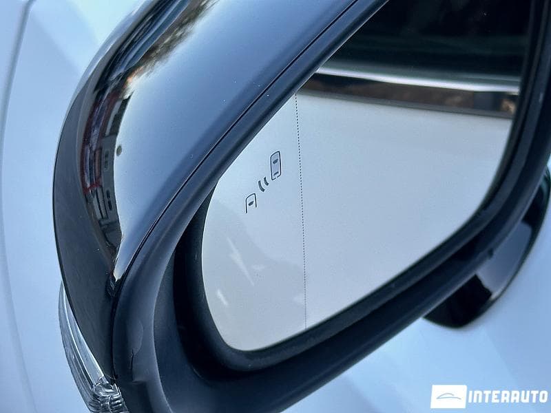 2014 Lexus IS 300h — Miniatură 5