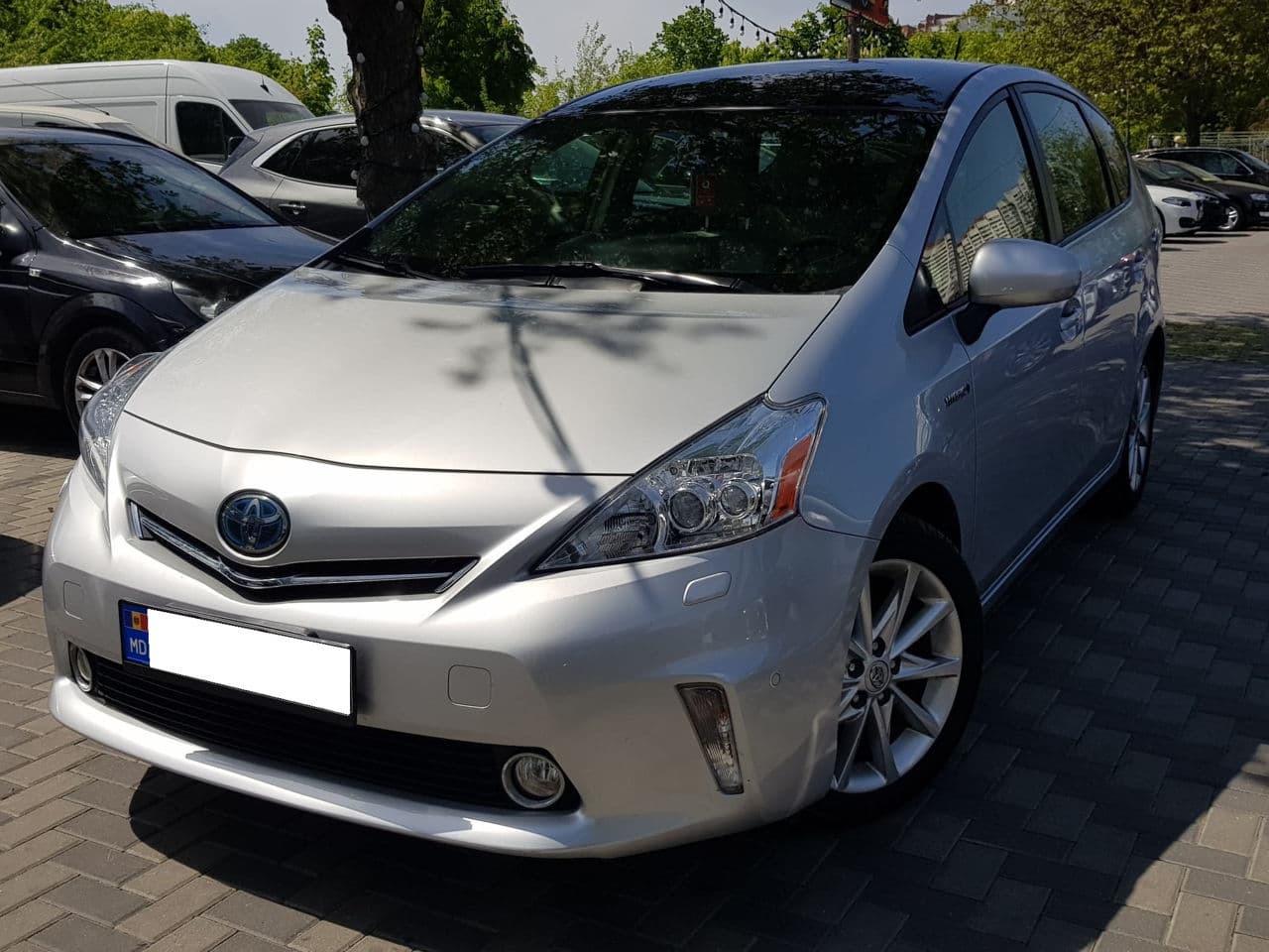 2014 Toyota Prius Plus / V — Miniatură 3