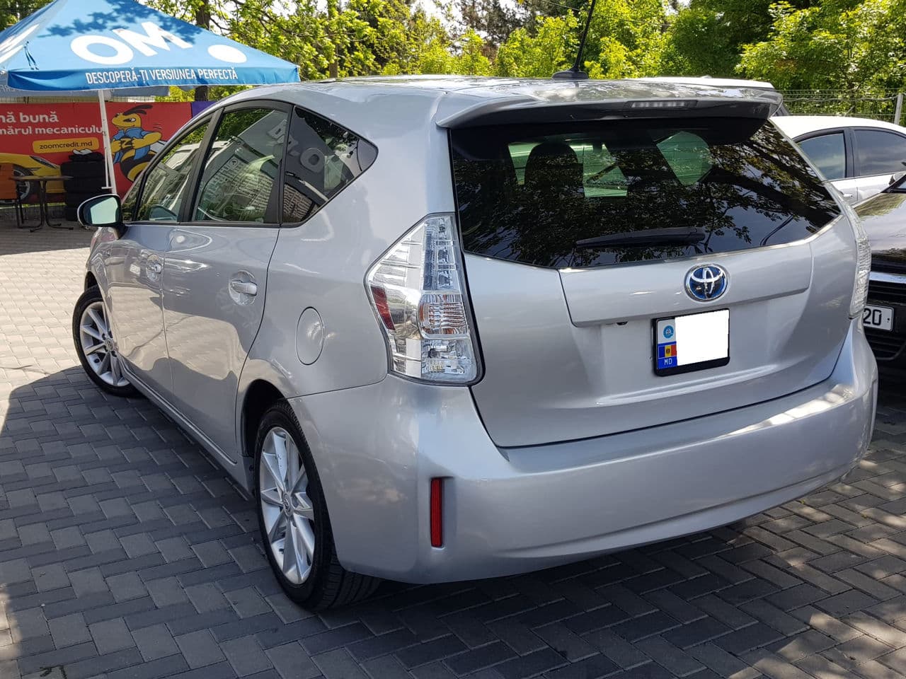 2014 Toyota Prius Plus / V — Miniatură 4