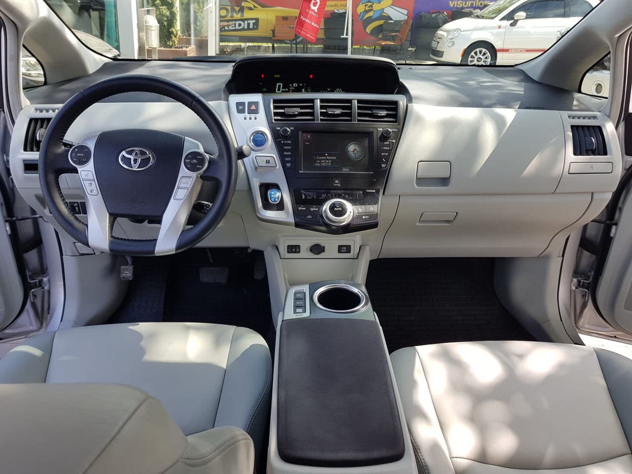 2014 Toyota Prius Plus / V — Miniatură 10