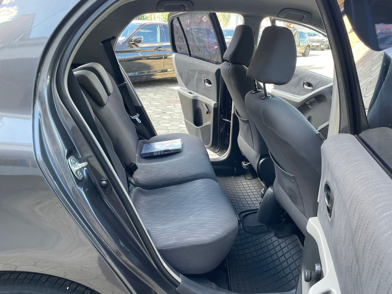 Toyota Yaris 2009 — Миниатюра 16