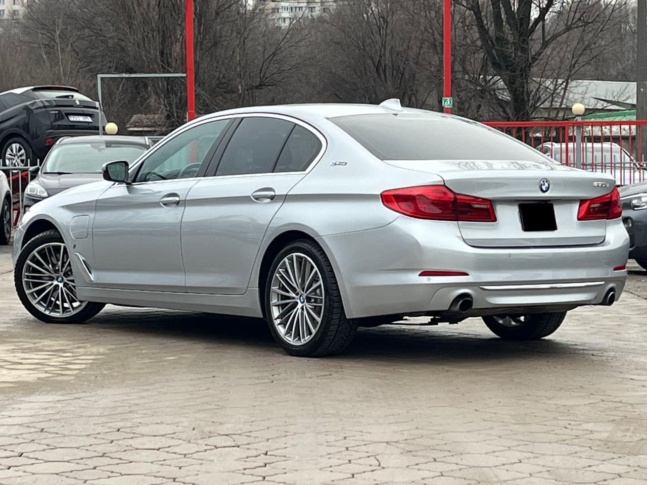 2018 BMW 530e — Miniatură 3