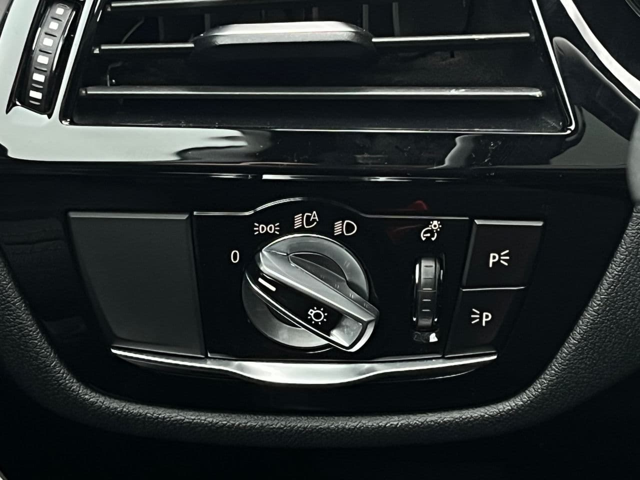 2018 BMW 530e — Miniatură 11