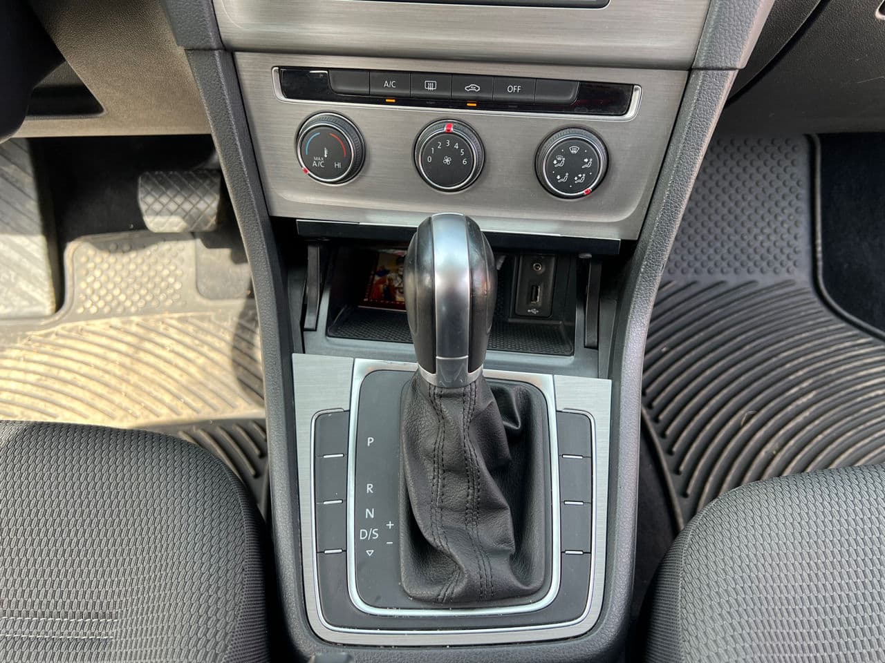 2015 Volkswagen Golf — Miniatură 11