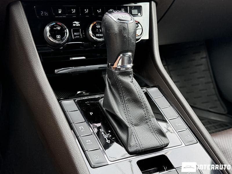 2018 Skoda Superb — Miniatură 11