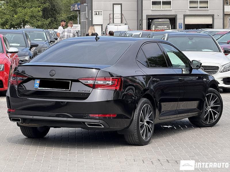 2018 Skoda Superb — Miniatură 2