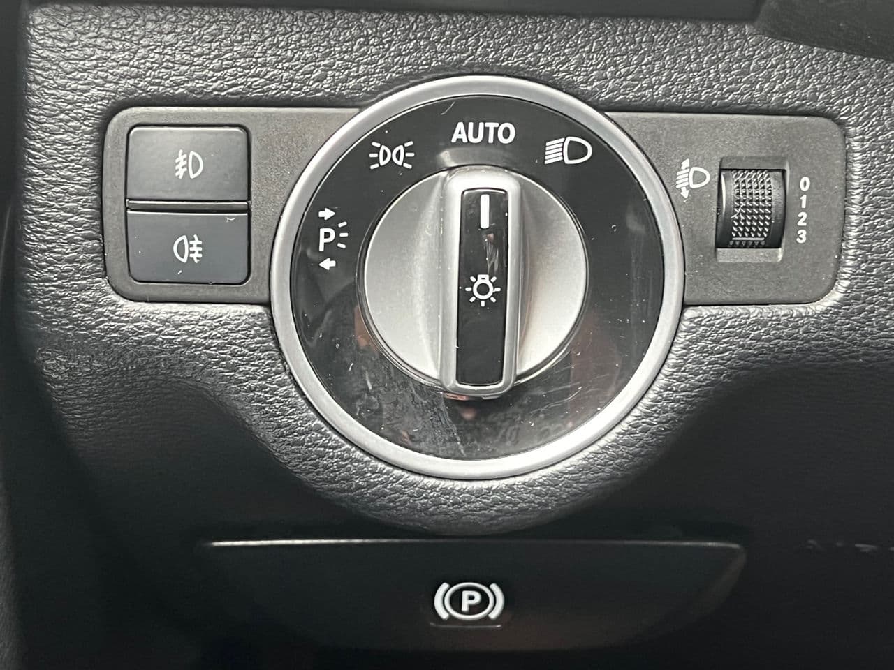 2011 Mercedes GLK 220 — Miniatură 12