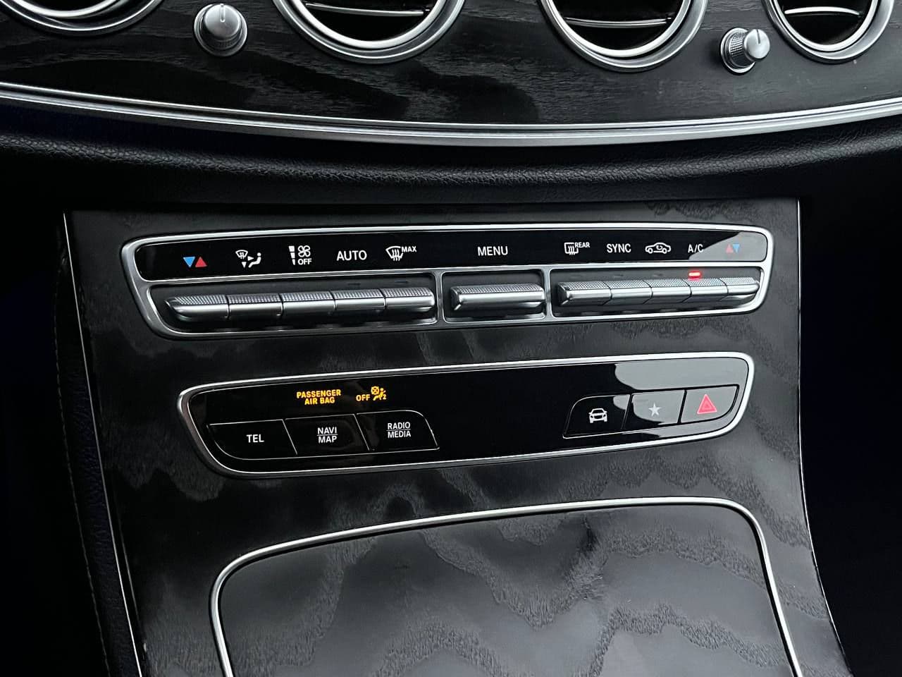 Mercedes E 220 2020 — Миниатюра 14