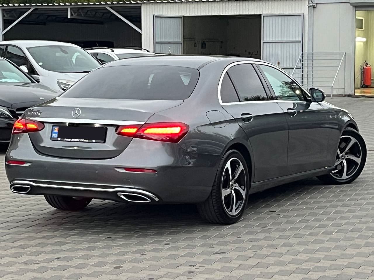 Mercedes E 220 2020 — Миниатюра 2