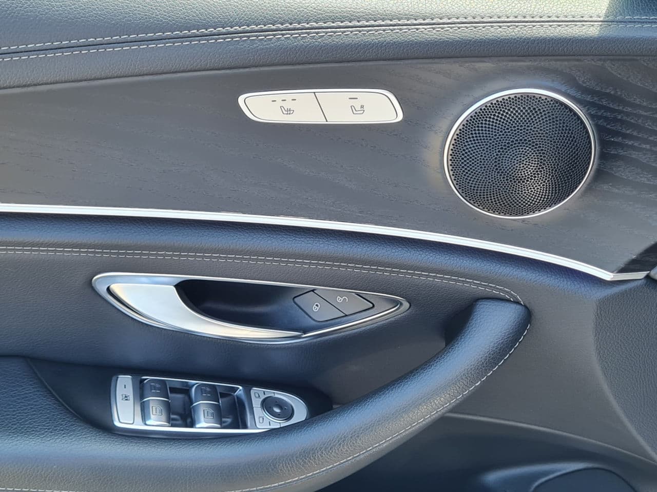 Mercedes E 220 2019 — Миниатюра 11