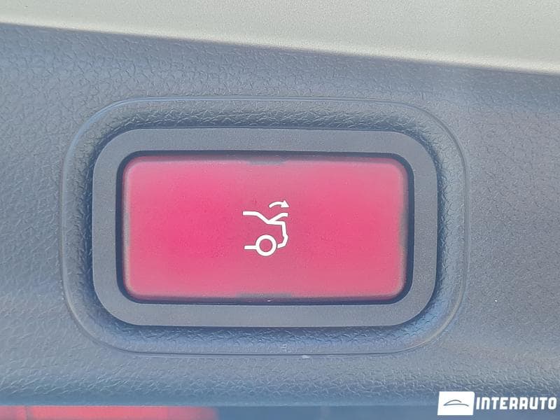 Mercedes E 220 2019 — Миниатюра 18