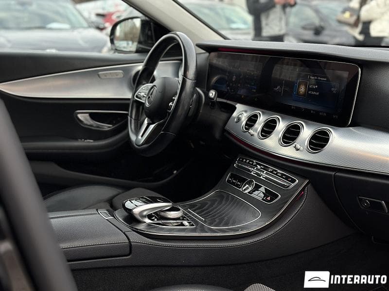 2019 Mercedes E 200 — Miniatură 18