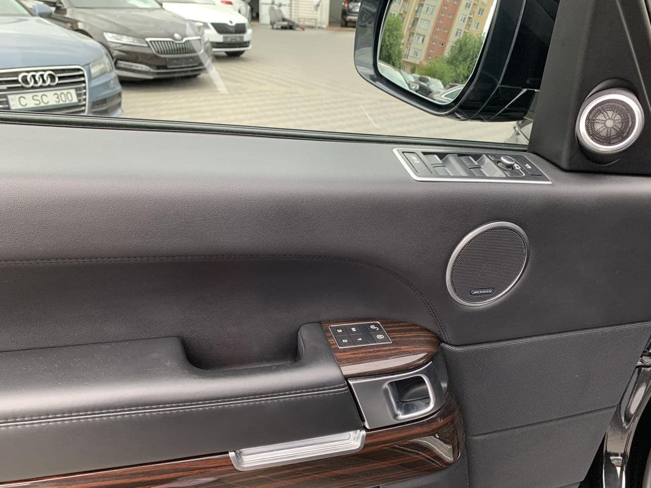 2016 Land Rover Range Rover Vogue — Miniatură 5