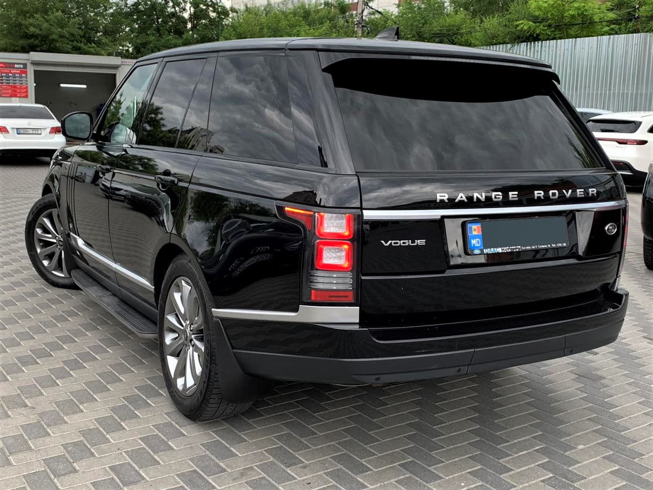 2016 Land Rover Range Rover Vogue — Miniatură 3