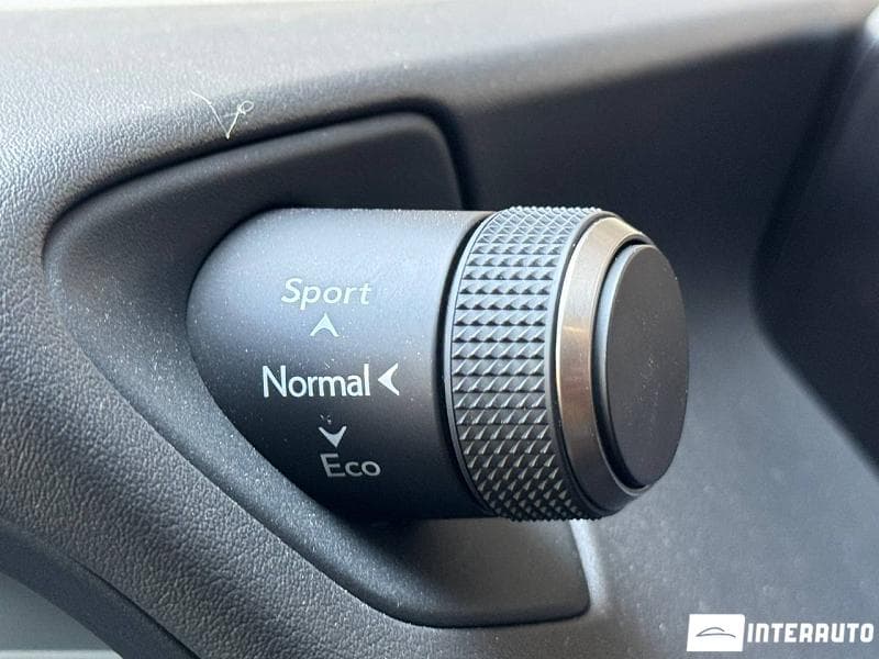 2019 Lexus UX 250h — Miniatură 9