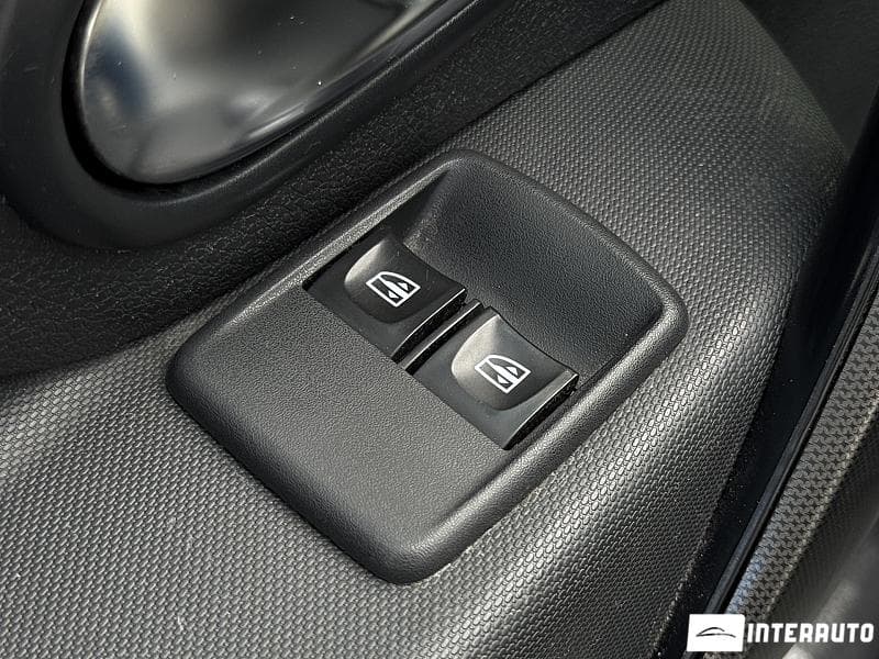2017 Dacia Sandero Stepway — Miniatură 18
