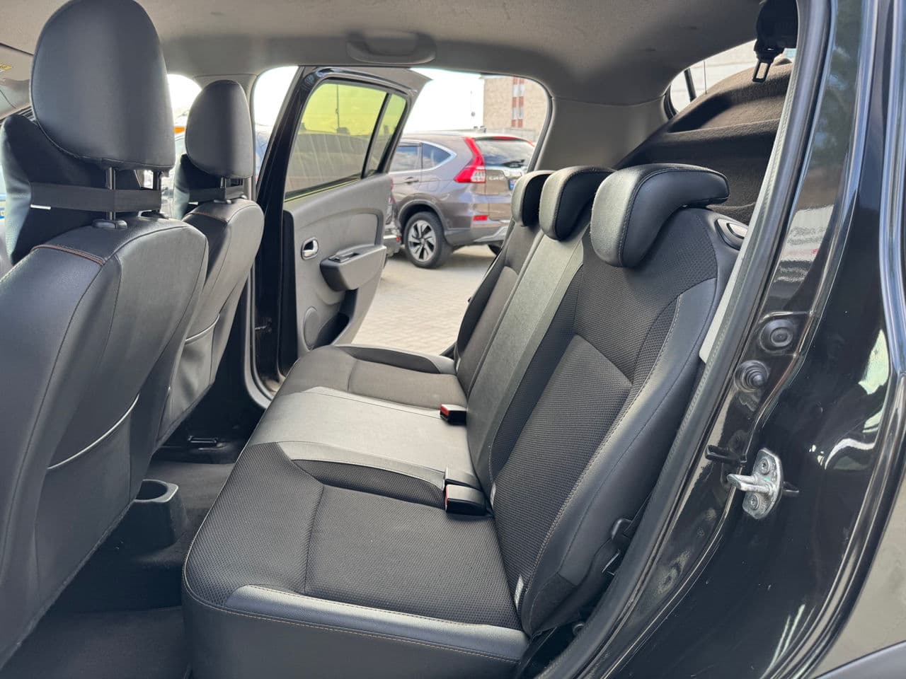 2017 Dacia Sandero Stepway — Miniatură 14