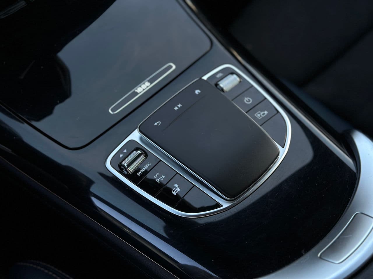 2019 Mercedes EQC 400 — Miniatură 17