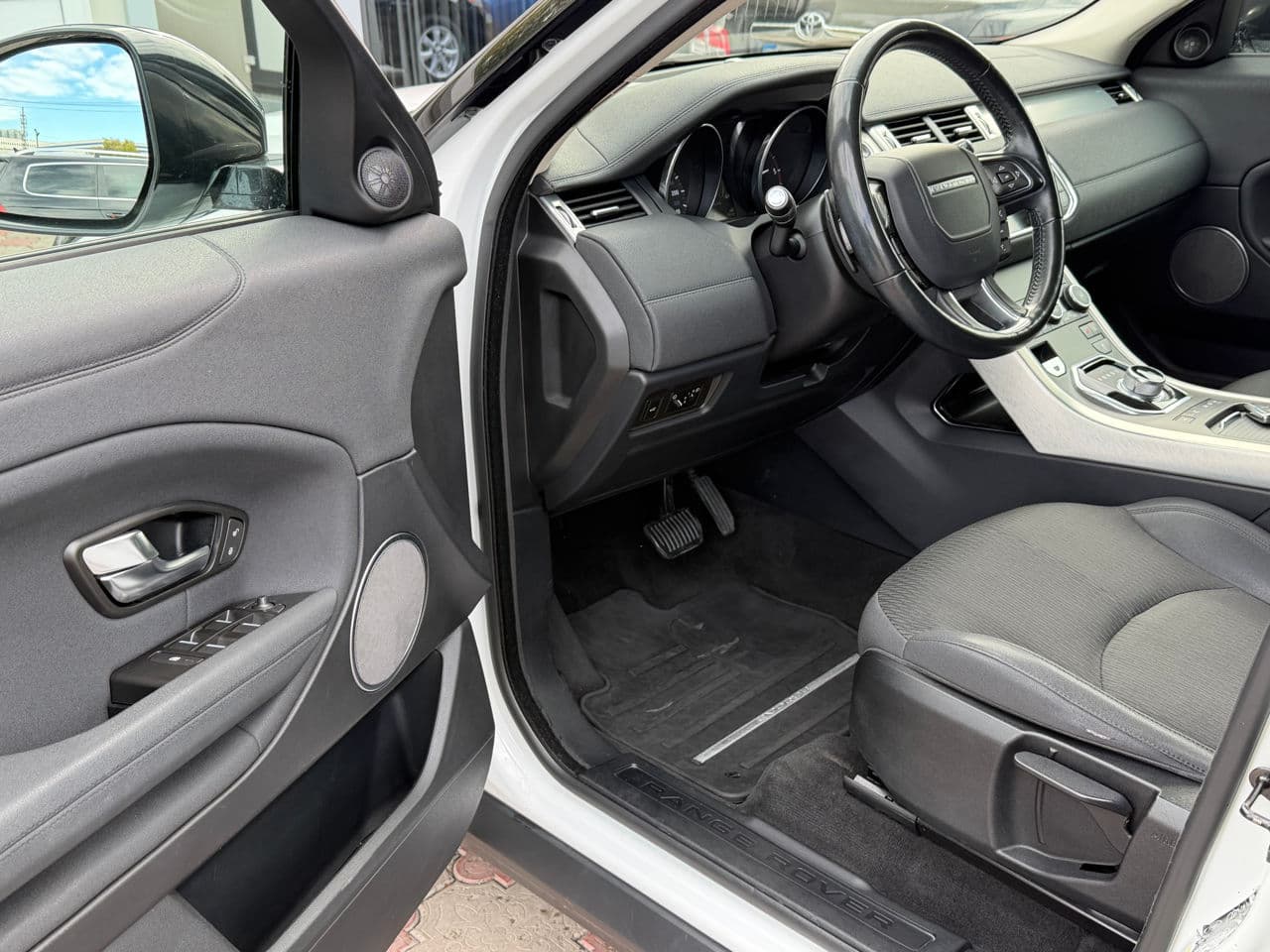 Land Rover Range Rover Evoque 2015 — Миниатюра 5