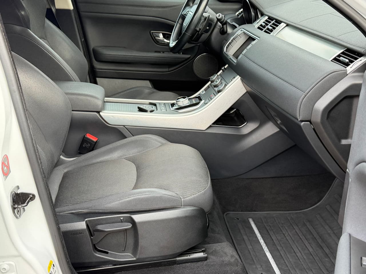 Land Rover Range Rover Evoque 2015 — Миниатюра 14
