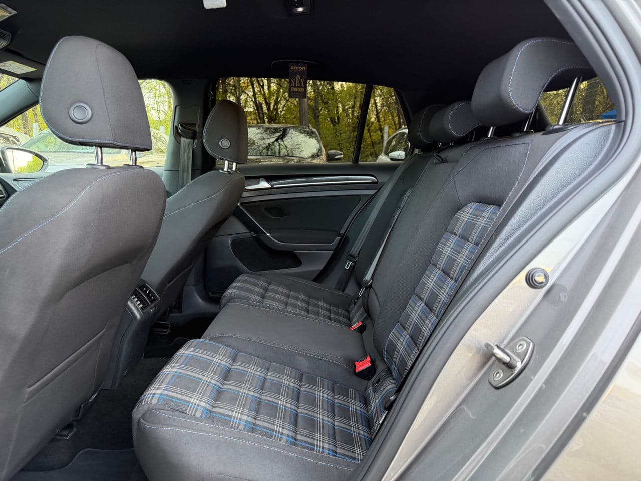 2015 Volkswagen Golf GTE — Miniatură 16