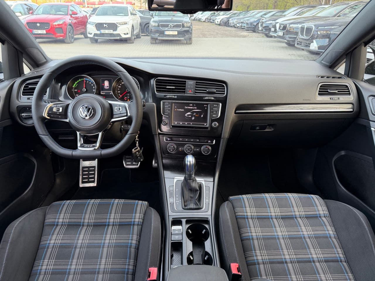 2015 Volkswagen Golf GTE — Miniatură 15