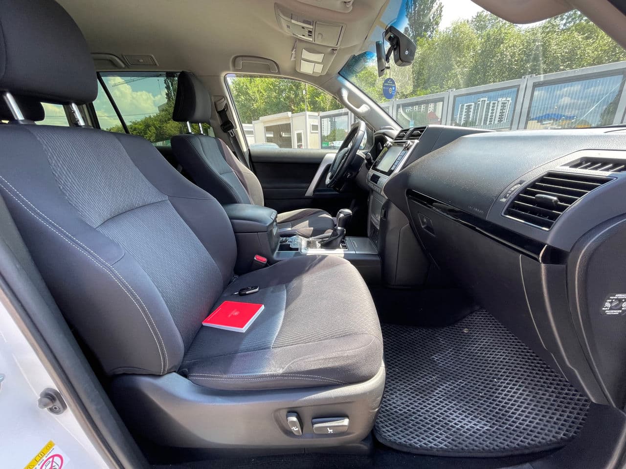 2017 Toyota Land Cruiser Prado — Miniatură 14