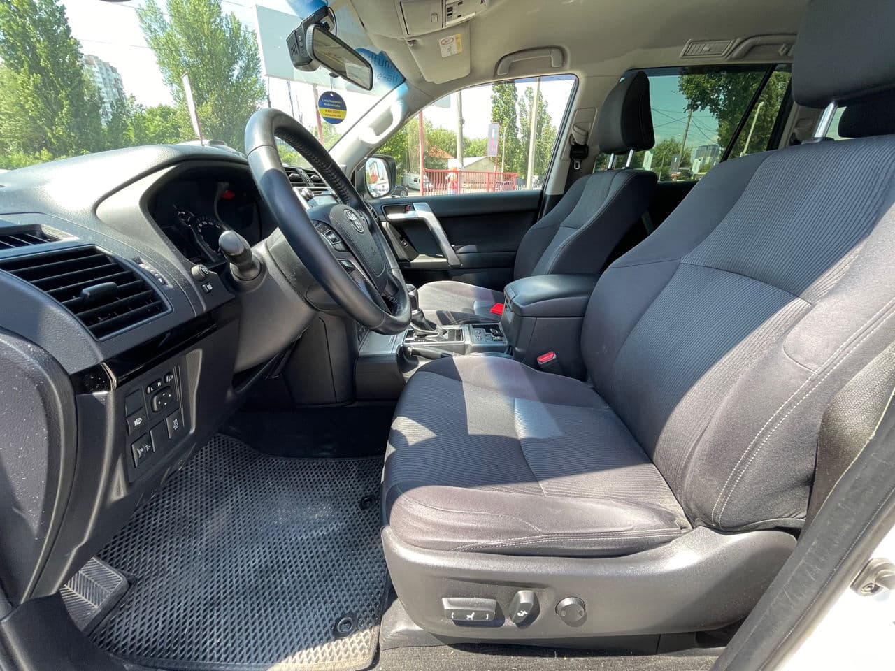 2017 Toyota Land Cruiser Prado — Miniatură 9