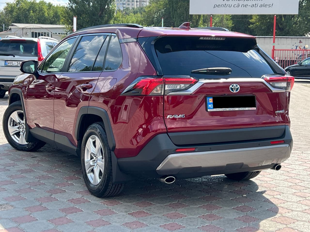 2018 Toyota Rav-4 — Miniatură 2