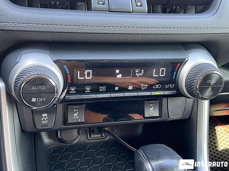 2018 Toyota Rav-4 — Miniatură 18