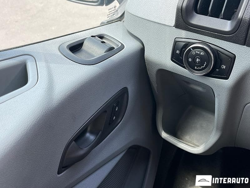 2016 Ford Transit — Miniatură 12